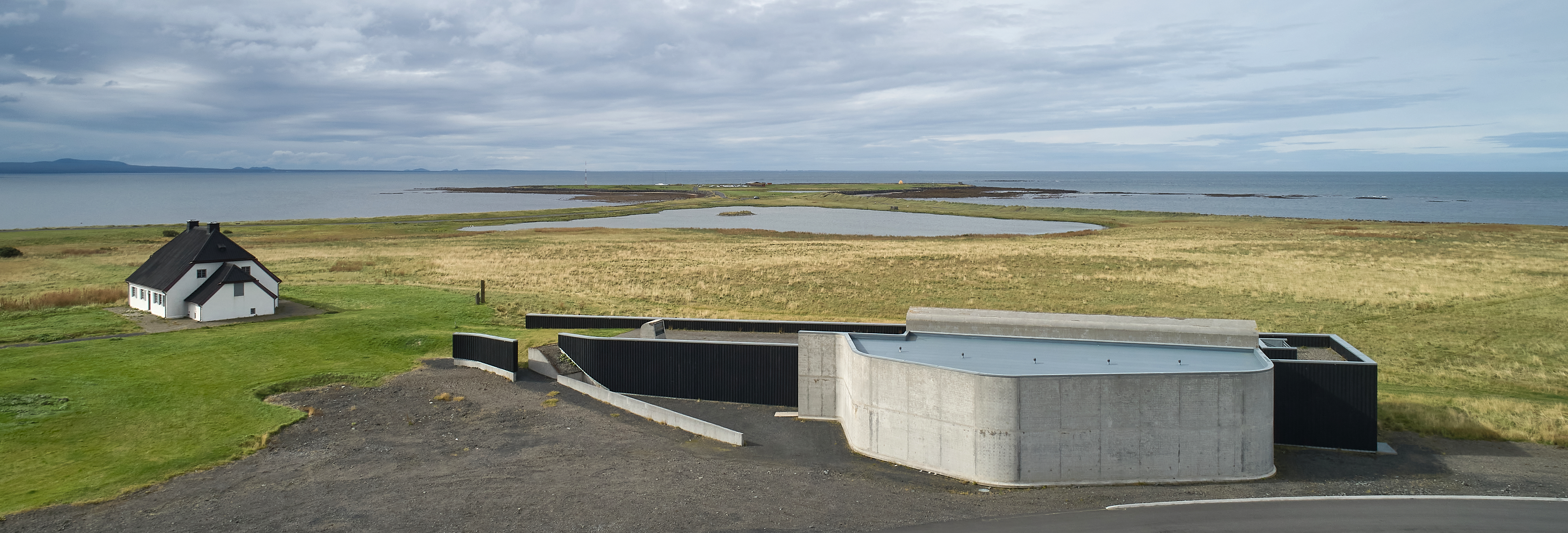 Natturuhus_Nesstofa_bordi